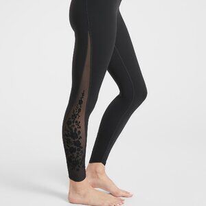 Athleta Velvet Rose 7/8 Black Leggings